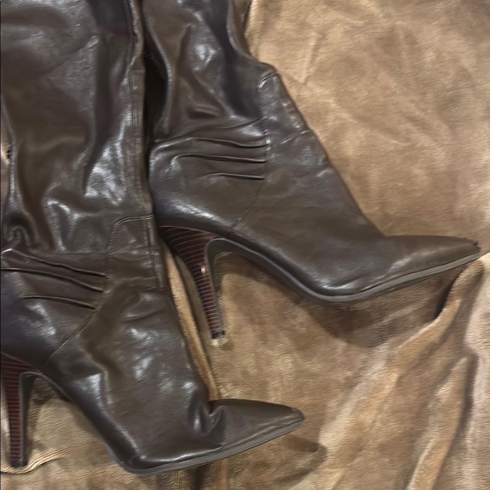 Elegant Brown Leather Women's Boots